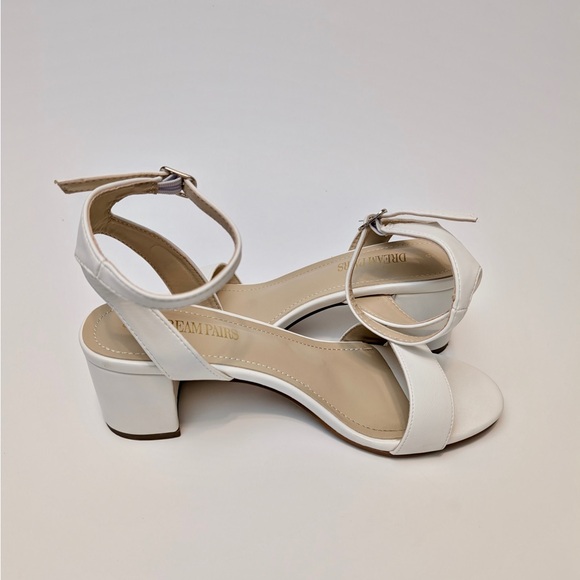 Dream Pairs Chic Stylish White Sandals w/ 2.5” Block Heels have a Padded Insole - Picture 3 of 4